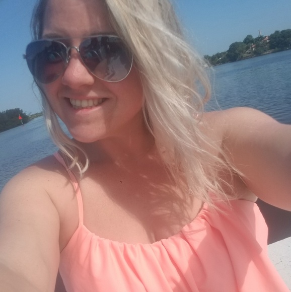 Meet your Posher, Robin - Picture 1 of 1